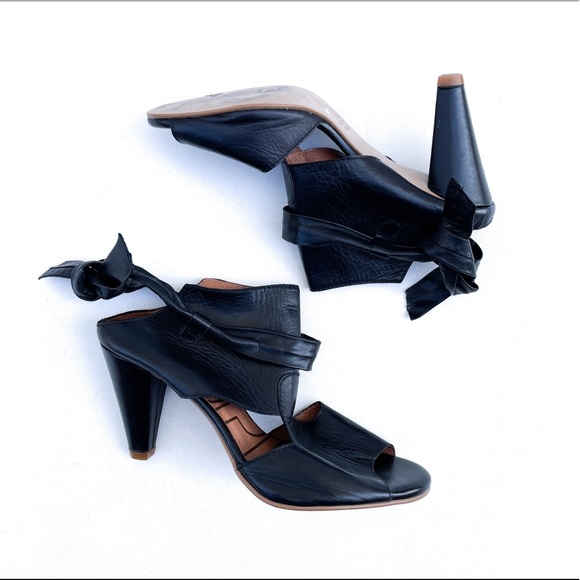 Troopa Back Lace Black Leather Heels - Picture 2 of 6